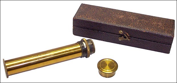 http://www.antique-microscopes.com/chemistry/Browning-hand-spectroscope.jpg