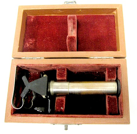 Leitz hand or pocket spectroscope with comparison prism, 1920
