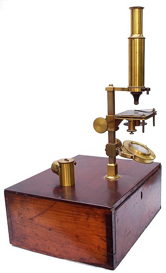 J. Molteni à Paris. Microscope designed to be used in a horizontal or vertical configuration