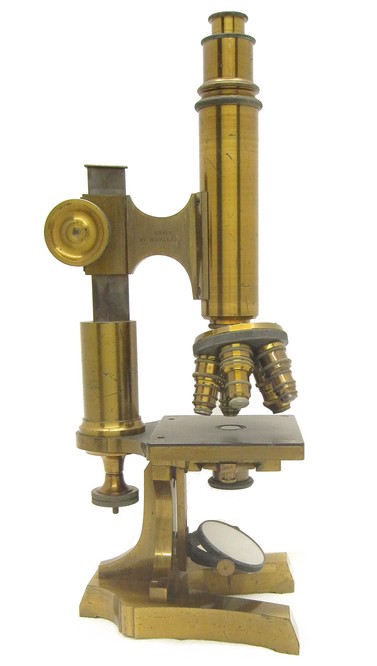 E. Leitz in Wetzlar, No. 1751, c. 1874, Grosses mikroskop - Stativ Nr. 1. Large microscope with polarizing attachments