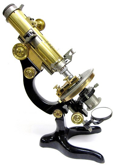 E. Leitz Wetzlar No. 221090. The CM Model Petrological Microscope. c. 1923