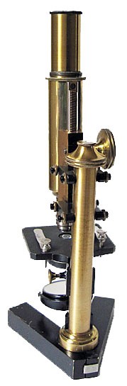 E. Leitz, New York and bears the serial # 53059. Leitz Travelling Microscope c. 1900