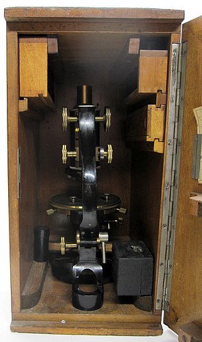 E. Leitz Wetzlar, No. 179348. Stand A - The Universal Microscope