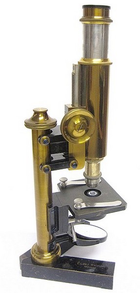 E. Leitz, Wetzlar; serial # 63056. Small Travelling Microscope, c. 1902