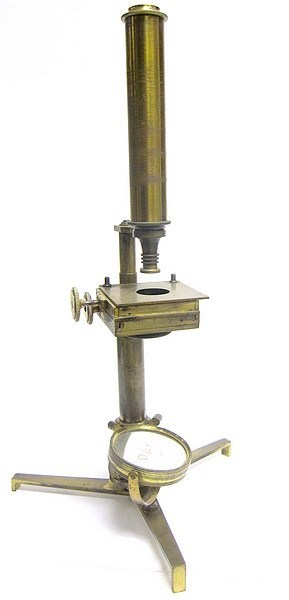 Microscope with 3 scroll supports on a folding tripod base, c. 1840