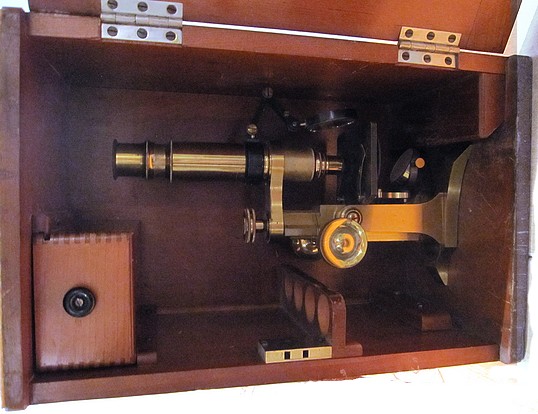 Pillischer International Microscope replaced case