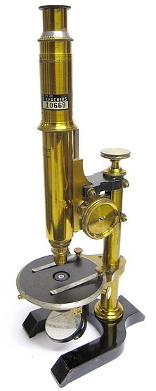 Seibert in Wetzlar. Polarizing (Mineral) Microscope, c. 1895 (mittleres Polarisationsmikroskop)