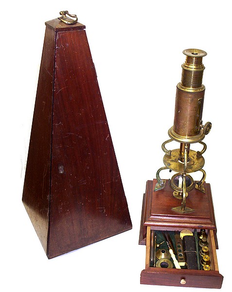 Culpeper type microscope with rack focusing c. 1800
