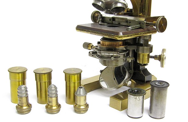 This image below of a similar microscope was extracted from the 1893 ...